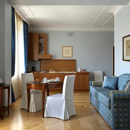 Apartahotel Dea Roma