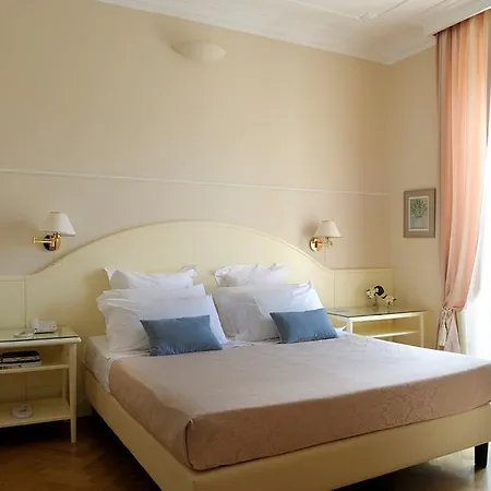 Lägenhetshotell Dea 4*